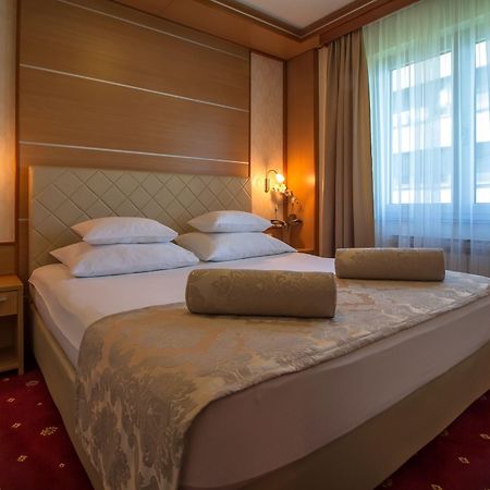 Hotel Cezar Banja Luka Eksteriør bilde