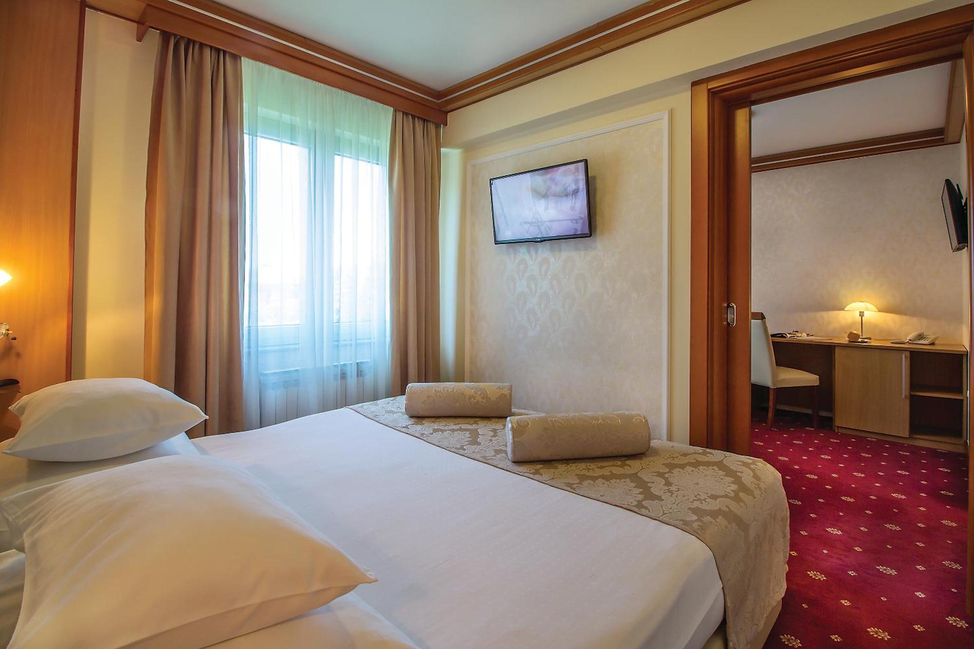 Hotel Cezar Banja Luka Eksteriør bilde