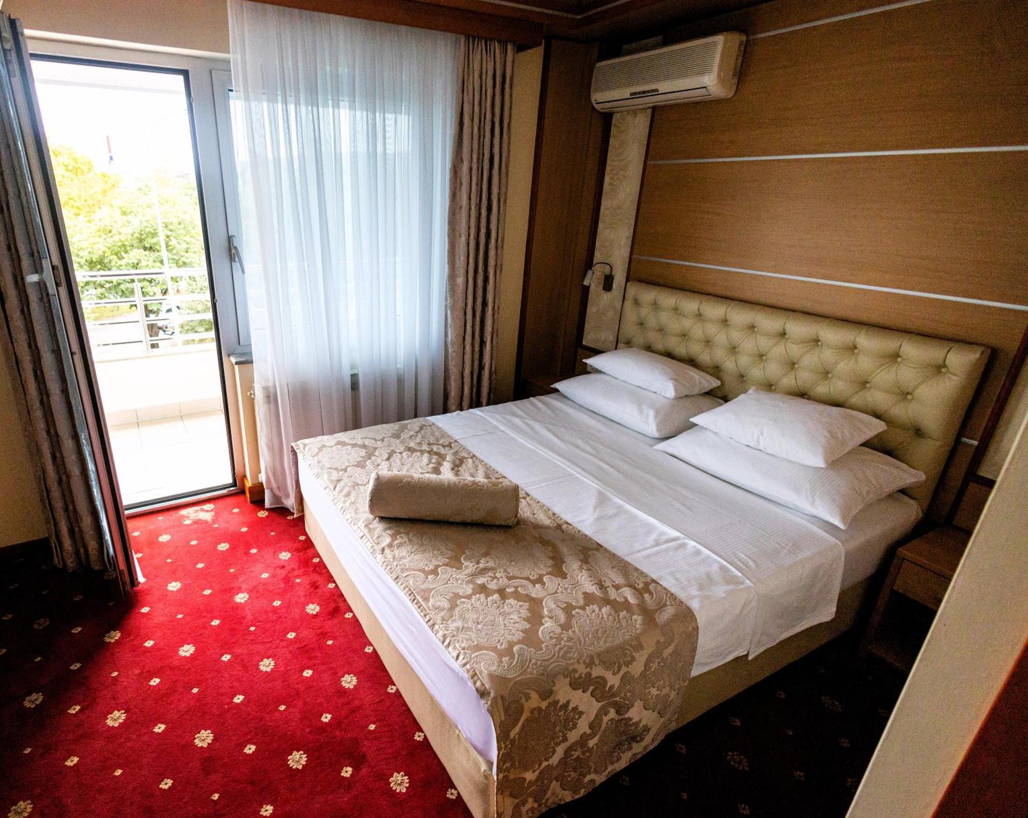 Hotel Cezar Banja Luka Eksteriør bilde